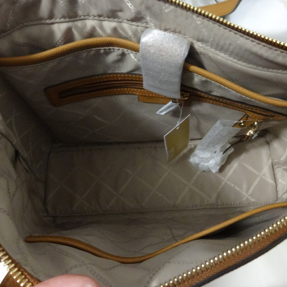 Michael Kors "Maddie" Medium EW Shoulder Bag - Picture 6 of 6